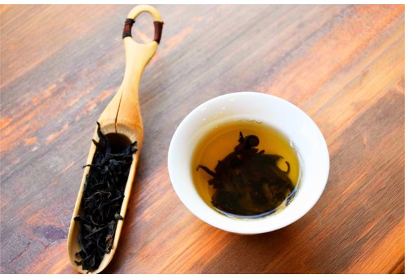El té Oolong: el arte de vivir entre dos mundos